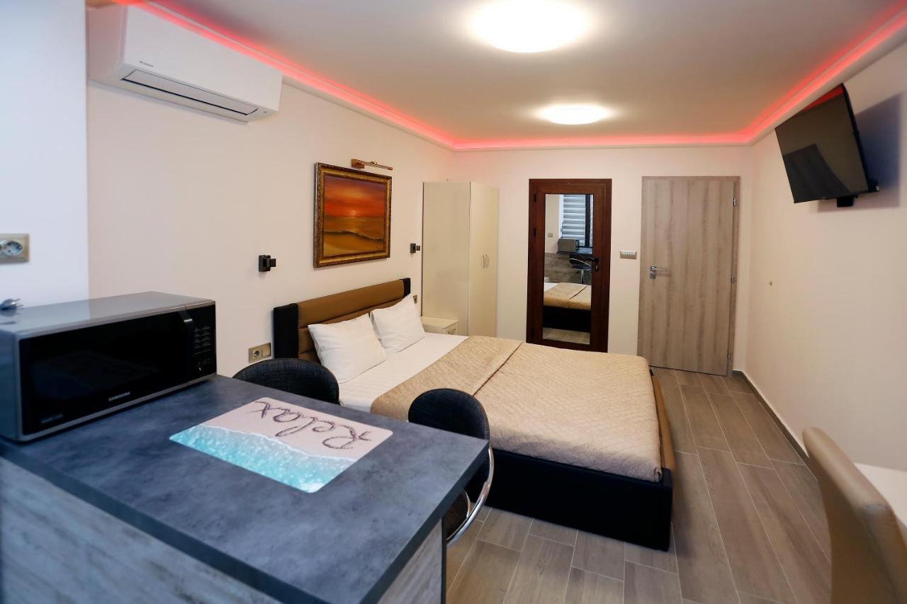 Deluxe 2 Studios City Center 布尔加斯 外观 照片