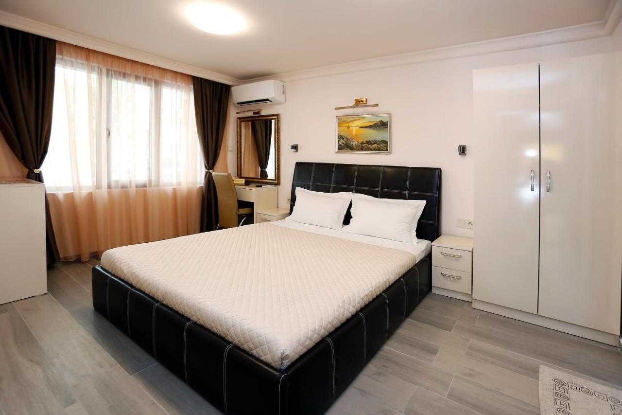 Deluxe 2 Studios City Center 布尔加斯 外观 照片