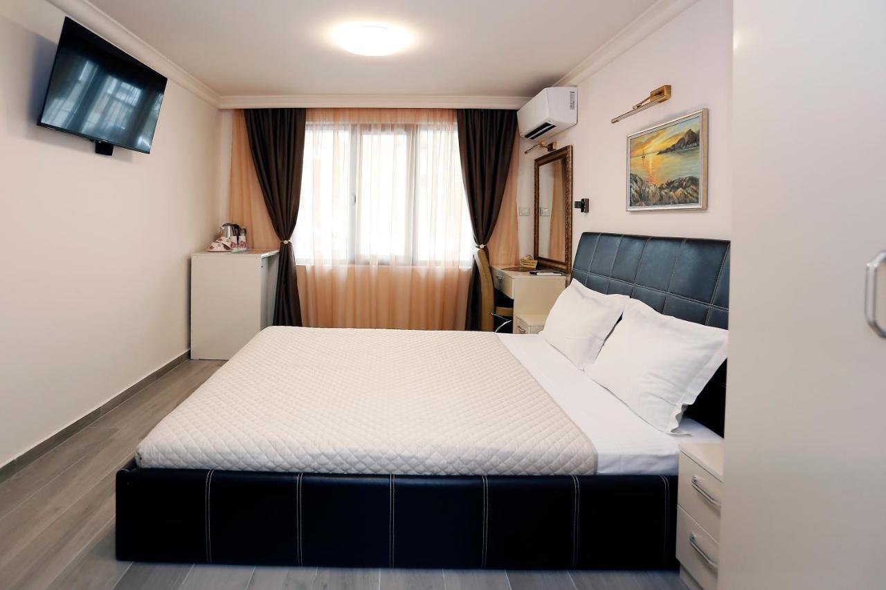 Deluxe 2 Studios City Center 布尔加斯 外观 照片